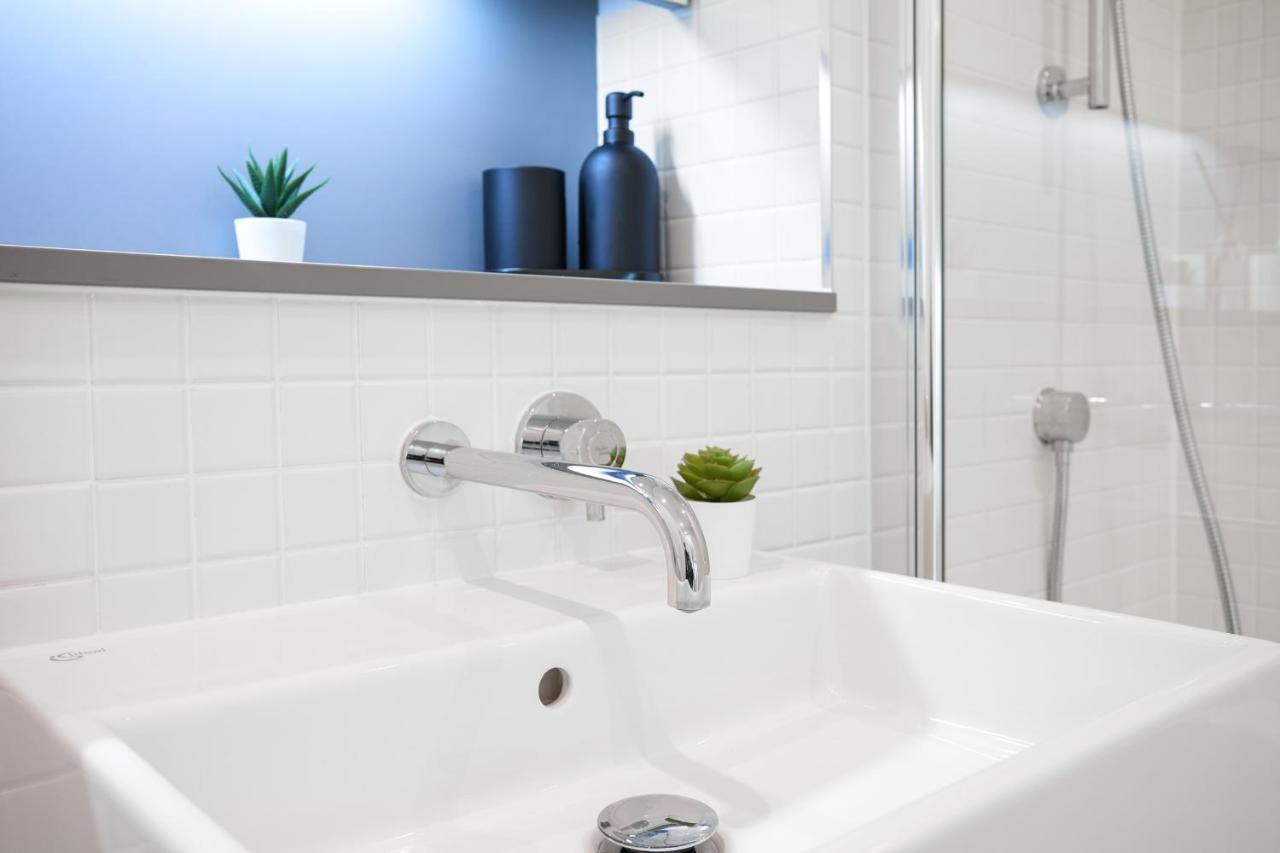 Morden Lovely 3Bedroom Apartment London Abbey Wood Dış mekan fotoğraf